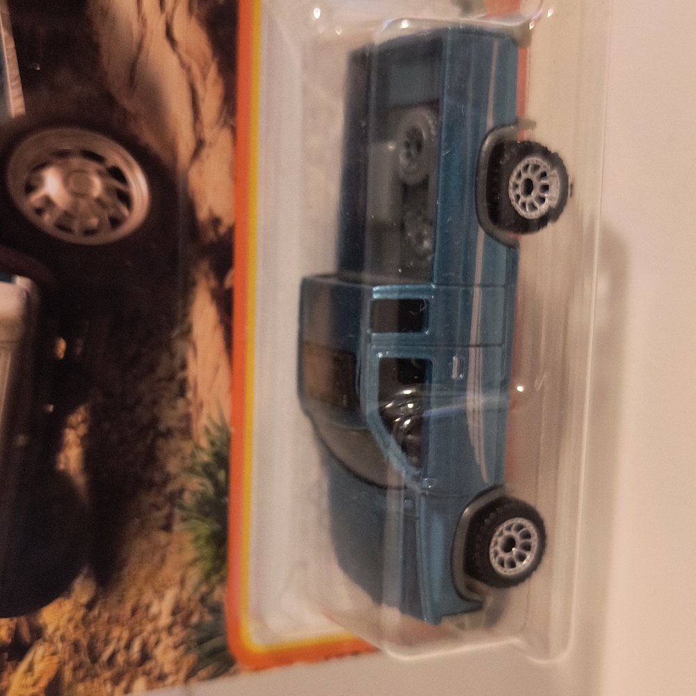 D1 Matchbox  95 Nissan Hardbody  with shipping protector